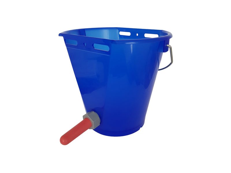 Kanta-za-pojenje-teladi-8l-plava-masina-za-muzu-krava-limplast